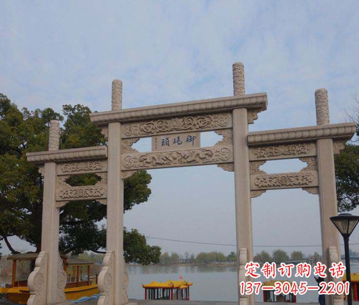 菏泽景区三门古典牌坊石雕