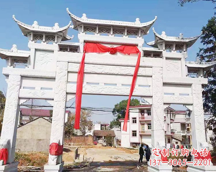 菏泽三门三楼石雕牌坊:专业定制牌坊雕塑