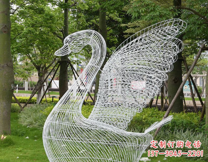 菏泽天鹅镂空不锈钢雕塑