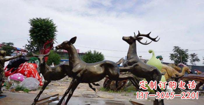 菏泽跳跃的小鹿铜雕