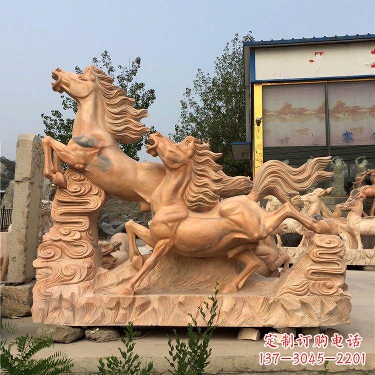 菏泽晚霞红奔马群雕