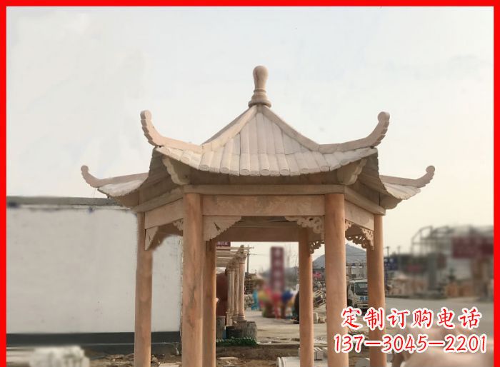 菏泽晚霞红公园六角石雕凉亭