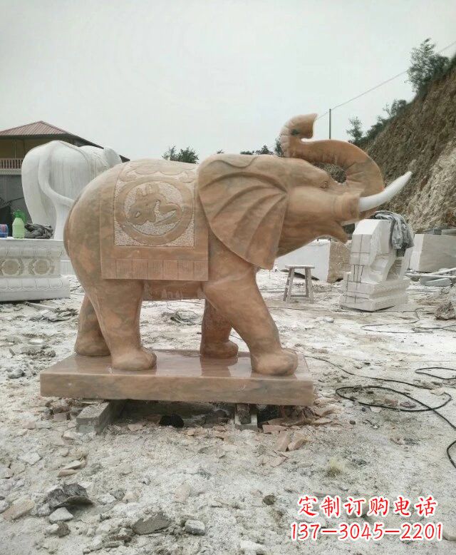 菏泽晚霞红吉祥如意大象雕塑