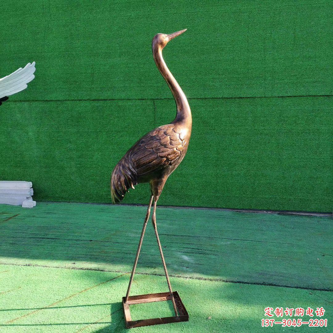 菏泽仙鹤衔芝铜雕