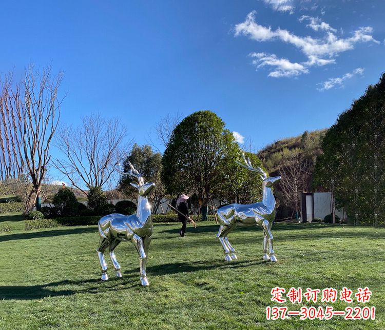 菏泽园林镜面不锈钢梅花鹿雕塑