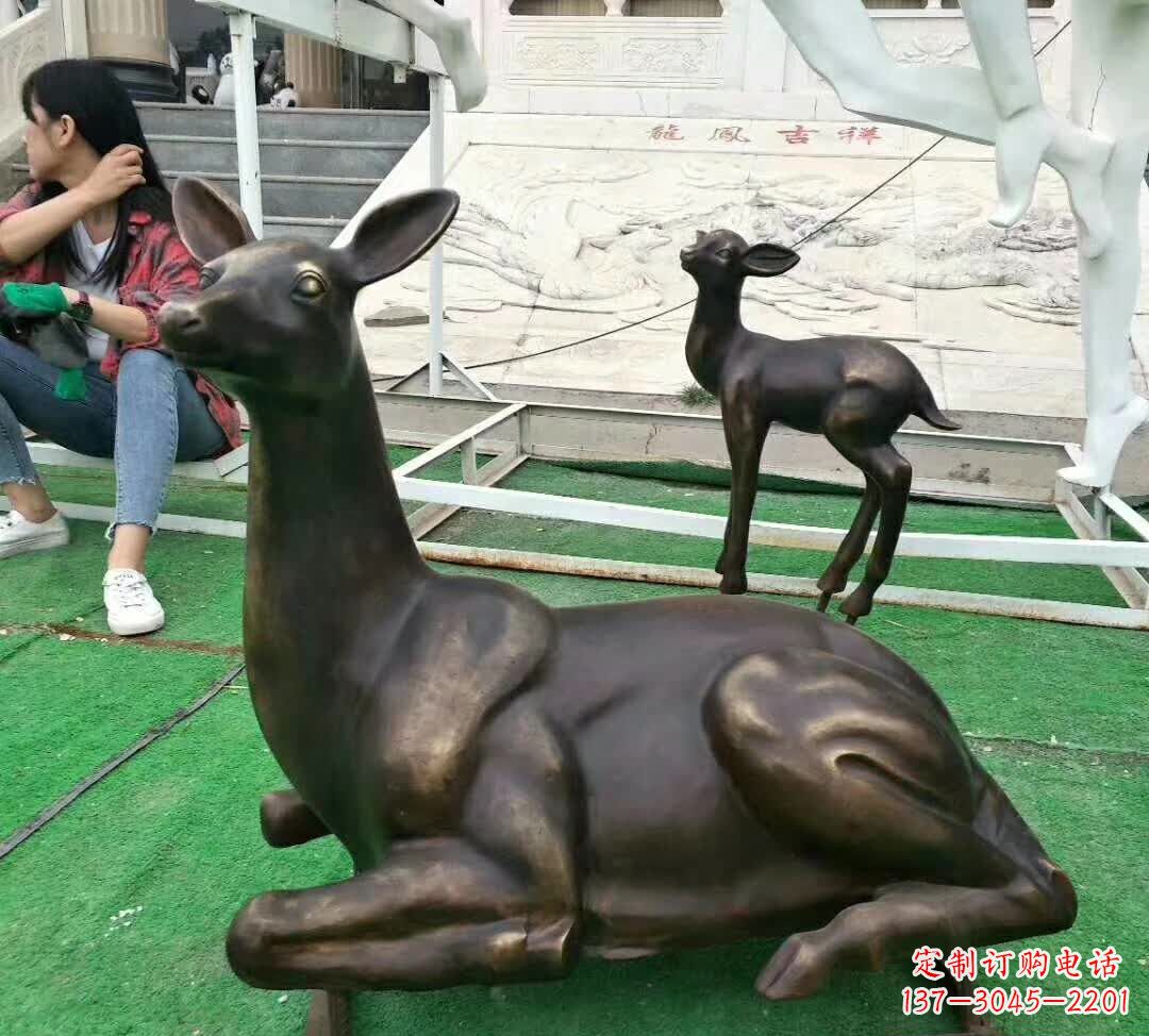 菏泽铸铜广场动物鹿雕塑