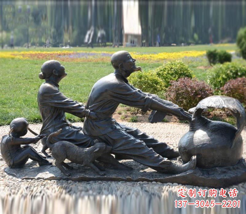 菏泽祖孙三人拔萝卜铜雕 